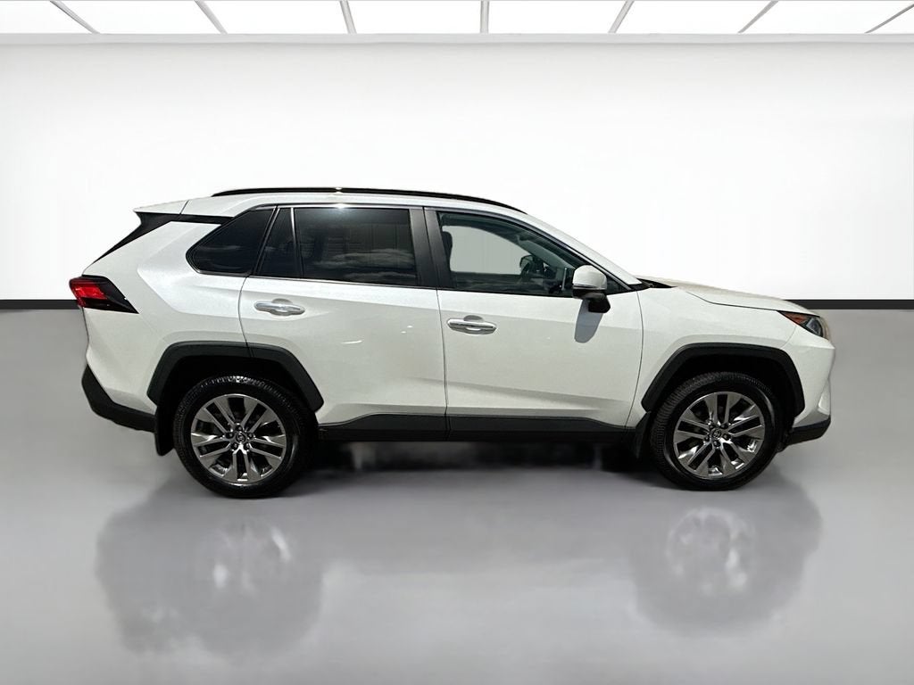 2019 Toyota RAV4 — detail view