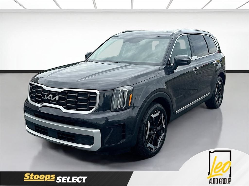 2025 Kia Telluride S in Gray — front three-quarter view