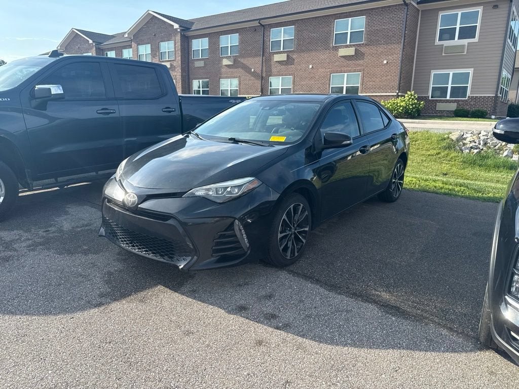 2019 Toyota Corolla SE in Black — front three-quarter view