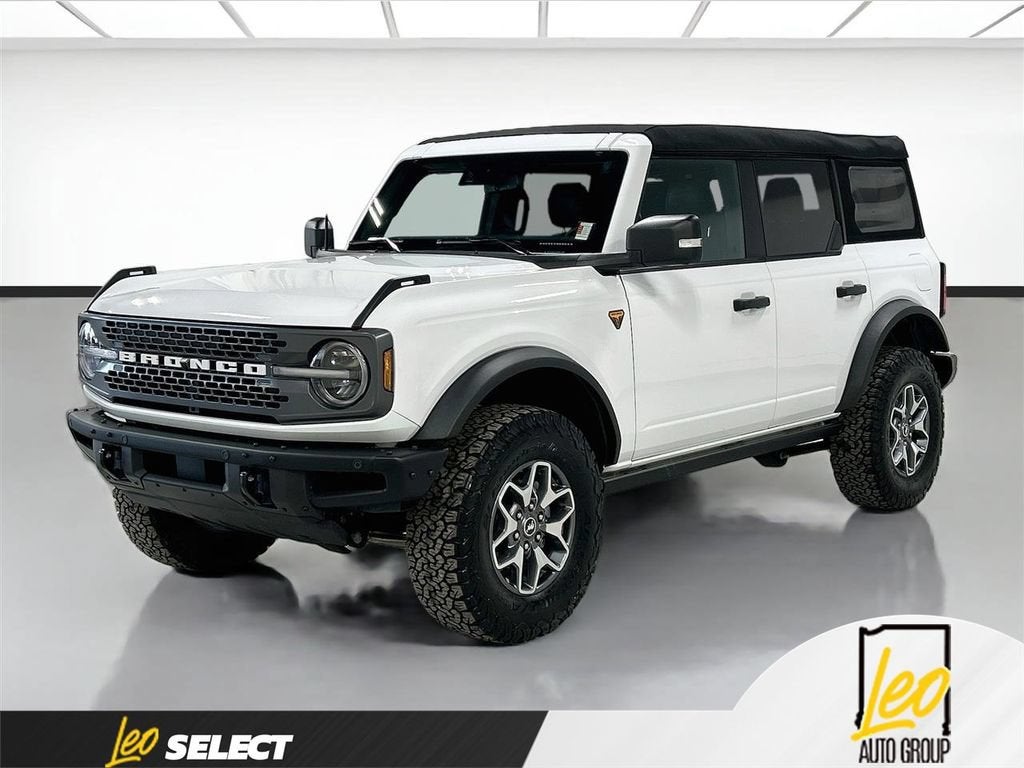 2024 Ford Bronco Badlands in White — front three-quarter view