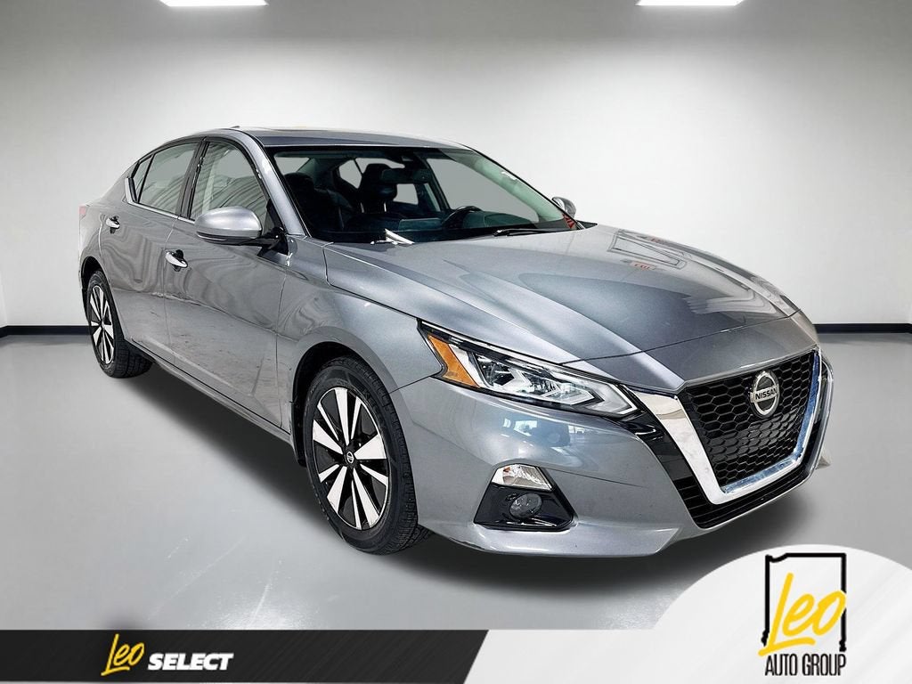 2019 Nissan Altima — detail view