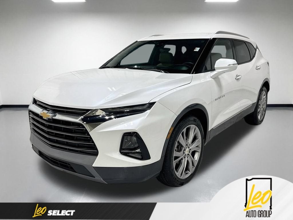 2022 Chevrolet Blazer Premier in Iridescent Pearl Tricoat — front three-quarter view
